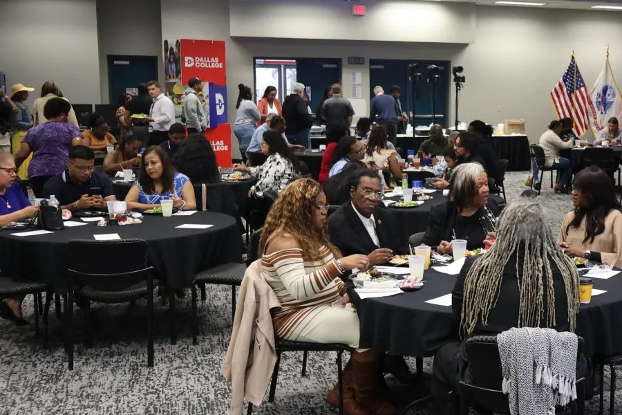 MCS Award attendees enjoy a dinner