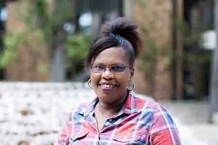 https://pxl-dallascollegeedu.terminalfour.net/fit-in/filters:format(webp)/prod01/dc1-cdn-pxl/media/dallas-college/content-assets/images/news/2021/feat_Teresiah-450X300-thumb.jpg