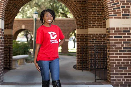 https://pxl-dallascollegeedu.terminalfour.net/fit-in/filters:format(webp)/prod01/dc1-cdn-pxl/media/dallas-college/content-assets/images/news/2022/7_Karrington_Bennett-450X300-thumb.jpg