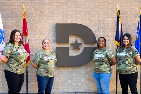 https://pxl-dallascollegeedu.terminalfour.net/fit-in/filters:format(webp)/prod01/dc1-cdn-pxl/media/dallas-college/content-assets/images/news/2022/Veterans-450X300-thumb.jpg