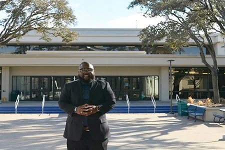 https://pxl-dallascollegeedu.terminalfour.net/fit-in/filters:format(webp)/prod01/dc1-cdn-pxl/media/dallas-college/content-assets/images/news/2023/Dr.-Morgan-2-crop-Thumb-450X300.jpg