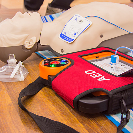 AED Defibrillator with mannequin
