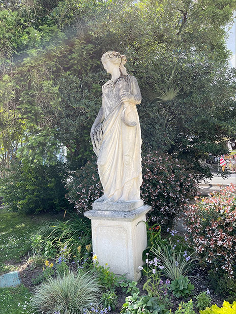 marble statue of a women
