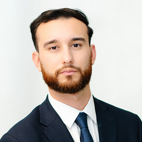 Leandro Carmona headshot