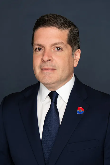 Headshot of Daniel Díaz