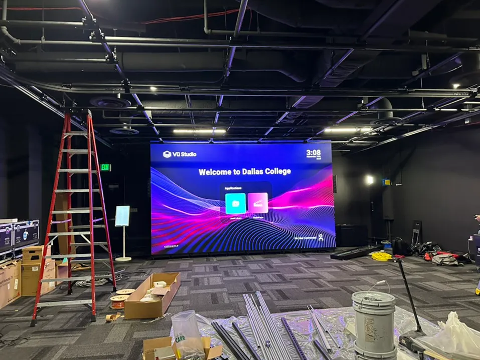 Photo of the virtual production screen during soundstage construction.